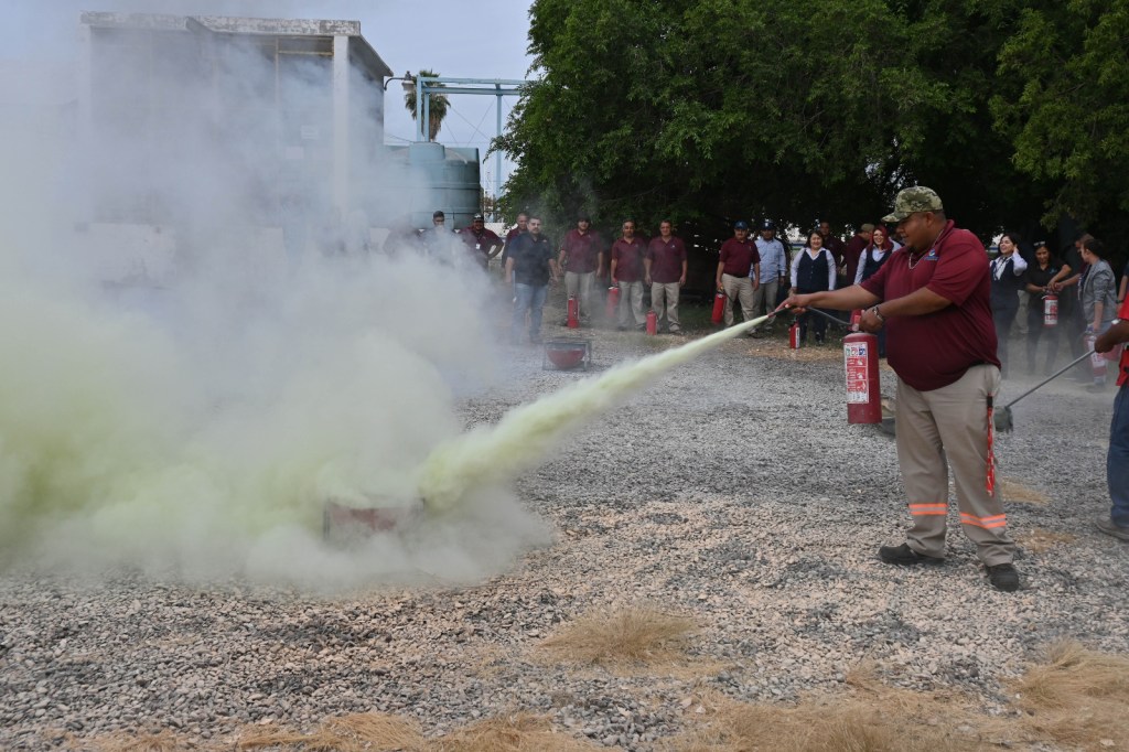 MANTIENE CAPACITADO EL OOMAPASC A TODO SU PERSONAL EN EL CUIDADO DE SU INTEGRIDAD Y LA DE LA&nbsp;CIUDADANIA