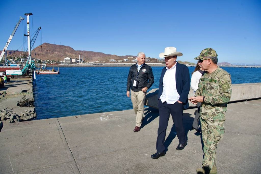 Supervisa Gobernador Durazo inicio de renovación del muelle de Guaymas