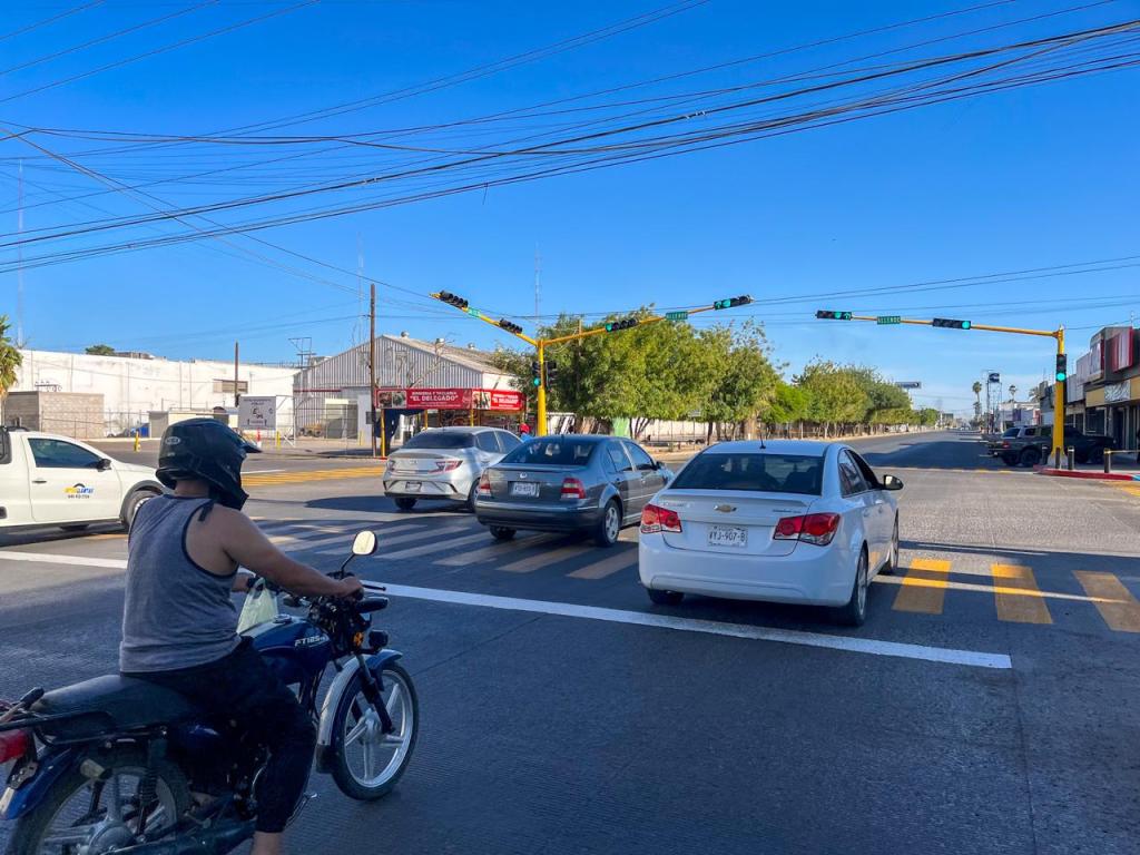 EN FUNCIONAMIENTO SEMÁFORO EN CALLE JALISCO Y&nbsp;ALLENDE