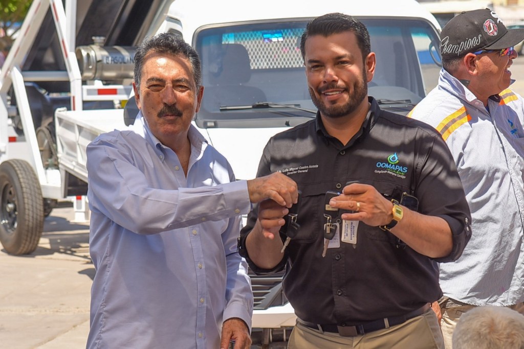 SEGUIMOS FORTALECIENDO AL OOMAPASC: LUIS&nbsp;M.CASTRO