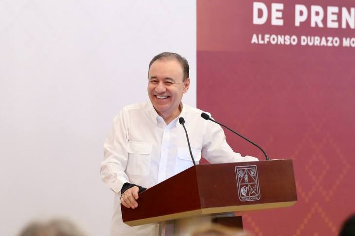 Cumple Gobernador Durazo con entrega de uniformes escolares gratuitos en 68 municipios de la&nbsp;entidad