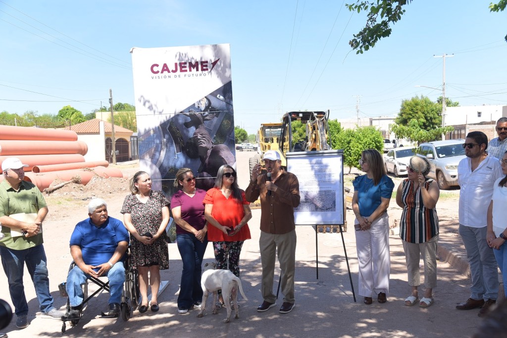 DA LAMARQUE CANO BANDERAZO A OBRA DE PAVIMENTACIÓN Y REHABILITACIÓN DE COLECTOR SANITARIO EN PRADOS DEL TEPEYAC