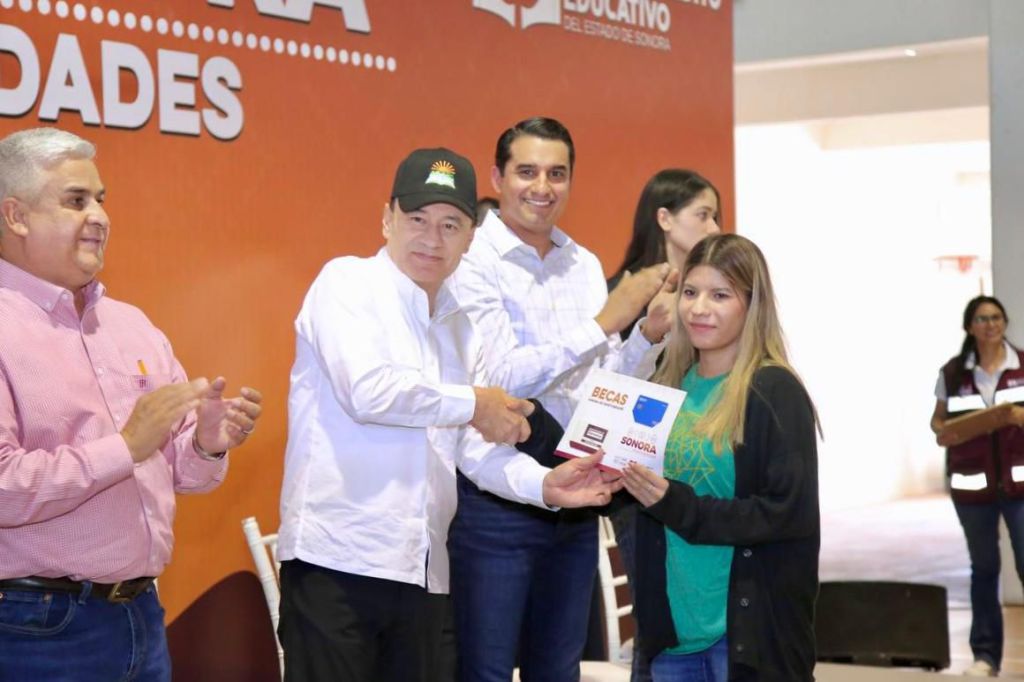 Agradecen estudiantes de la Universidad de la Sierra a Gobernador Durazo por Becas&nbsp;Sonora