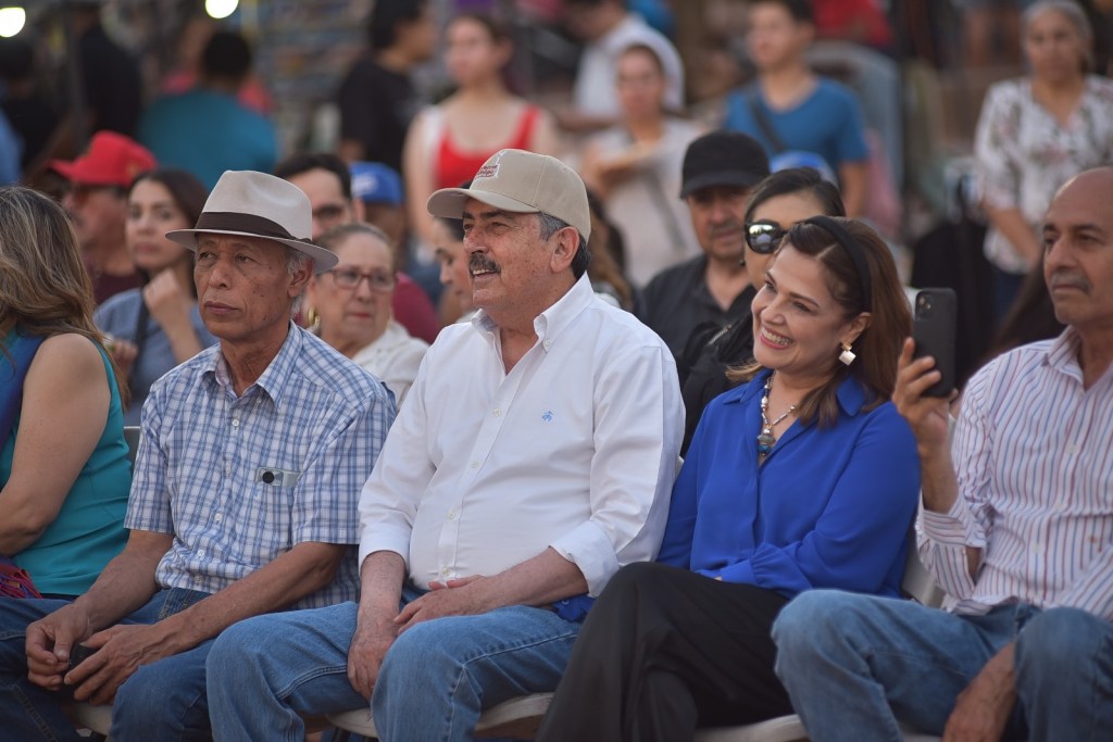 CELEBRAN CIENTOS DE FAMILIAS 68 ANIVERSARIO DE «LA NOVIA DE&nbsp;CAJEME»