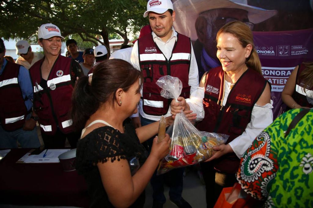 Gobernador Durazo beneficia a familias de la Colonia Misioneros con feria de servicios gratuitos “Sonora&nbsp;Atiende”