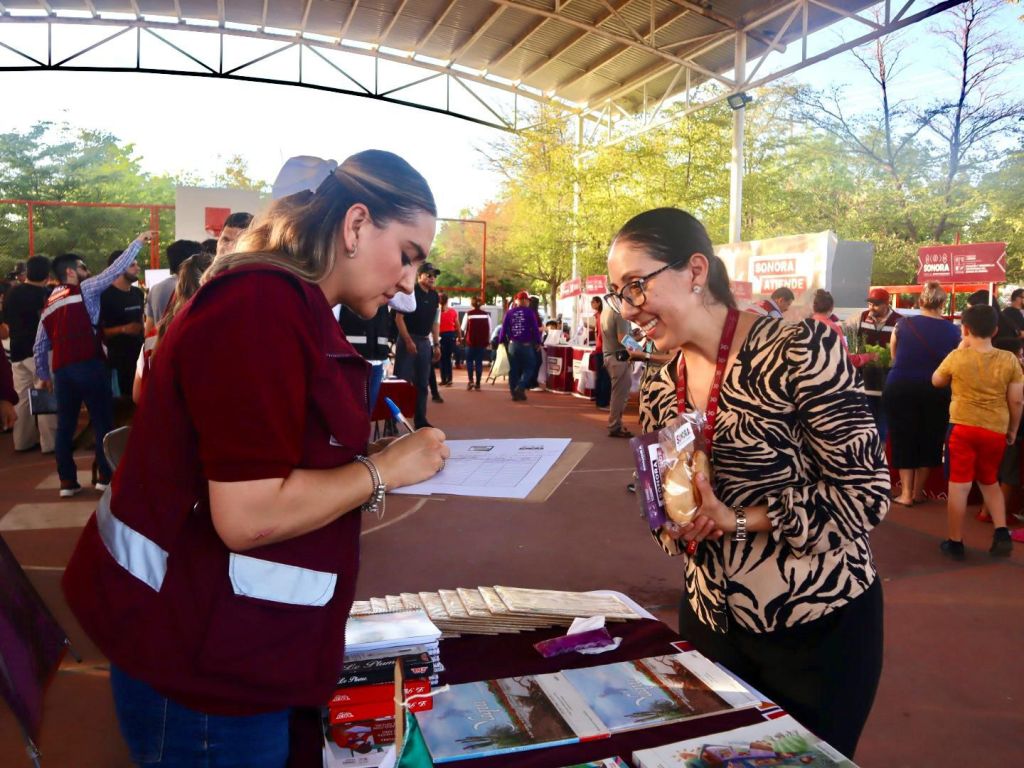 Gobernador Durazo lleva trámites gratuitos de “Sonora Atiende” a la colonia&nbsp;Olivares