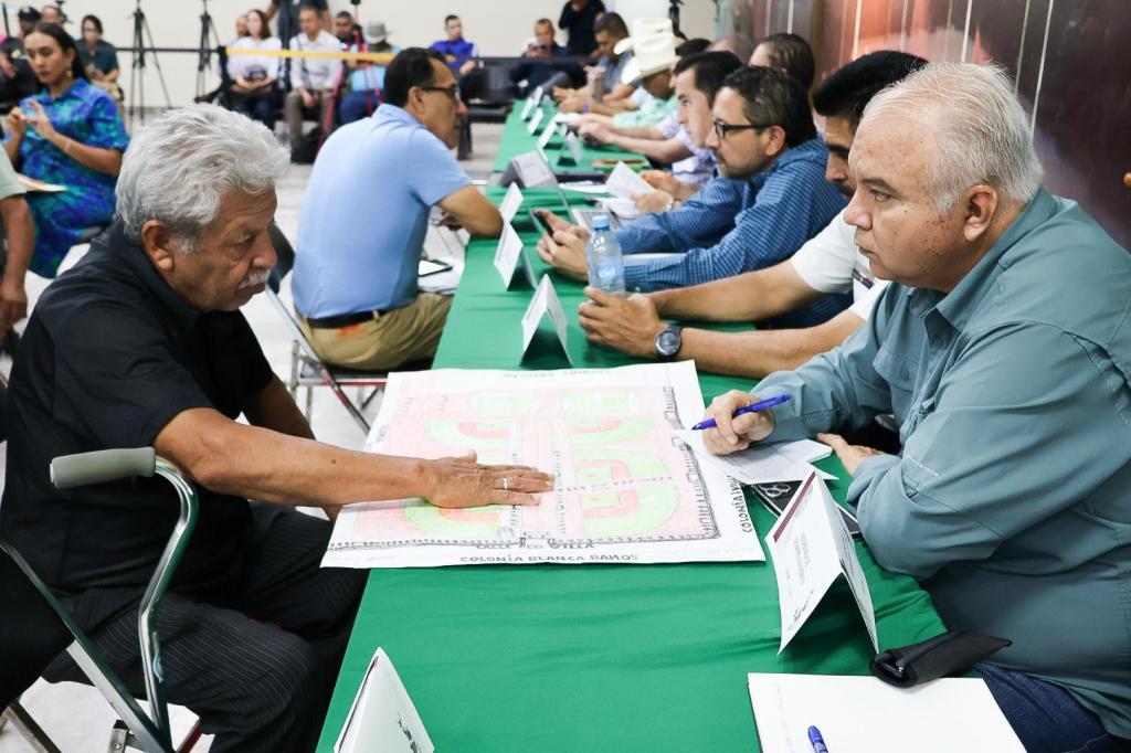 APOYA JAVIER LAMARQUE EN AUDIENCIA PÚBLICA Y DA RESPUESTA A SOLICITUDES&nbsp;CIUDADANAS