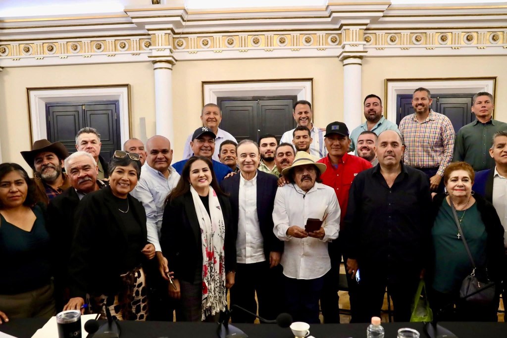 SE REÚNE GOBERNADOR DURAZO CON&nbsp;PESCADORES