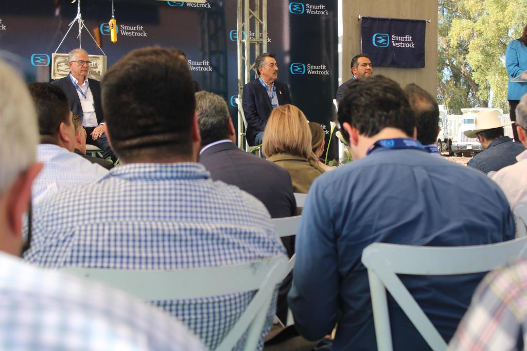 COLOCAN PRIMERA PIEDRA DE LA EMPRESA CARTONERA SMURFIT WESTROCK CONSUMER PACKAGING EN&nbsp;CAJEME