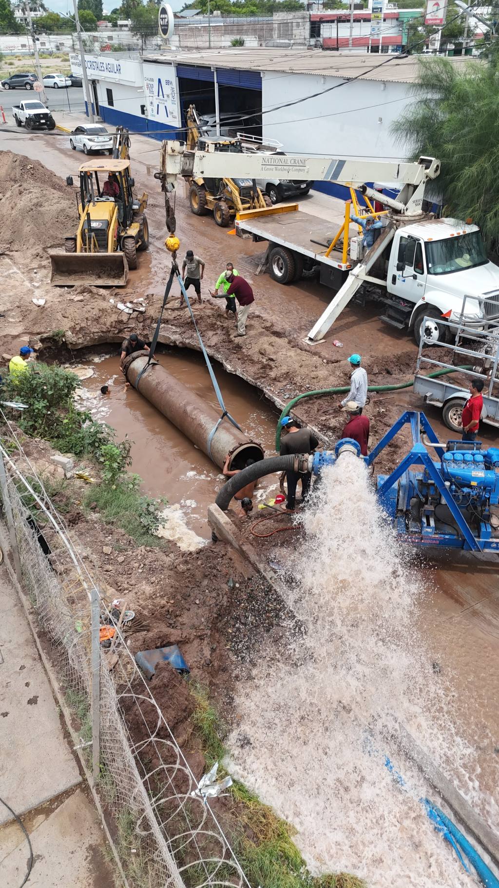 LA REPARACIÓN DE LÍNEA PRINCIPAL DE AGUA POTABLE DE 30 PULGADAS CONCLUYÓ CON&nbsp;ÉXITO.