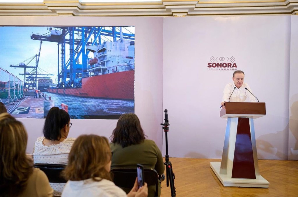 Puerto de Guaymas potencia su capacidad logística con llegada de grúas especializadas: Gobernador Durazo